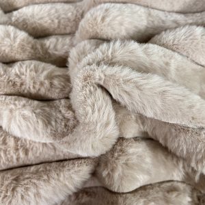 Plush Fur - Fabric Roll (3326) - 41 Natural